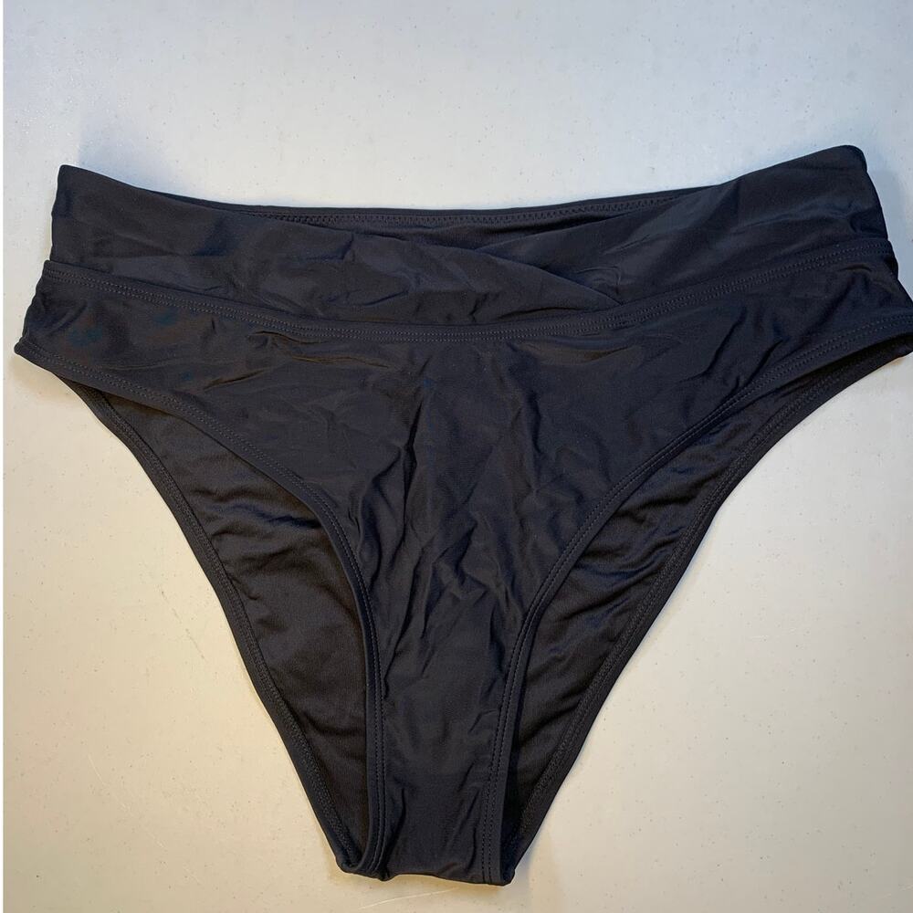 NWT Cupshe Black Bikini Bottom Size Large Mid Rise Full Coverage